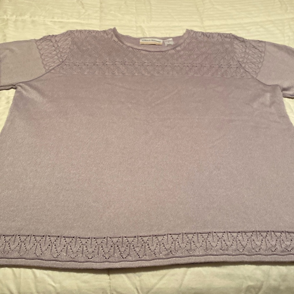 Light weight sweater